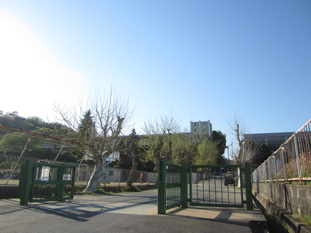 Junior high school. Futaba 1770m until junior high school (junior high school)