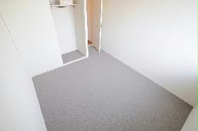 Living and room. 2F: 2 room (carpet specification) Yes. Spacious space.