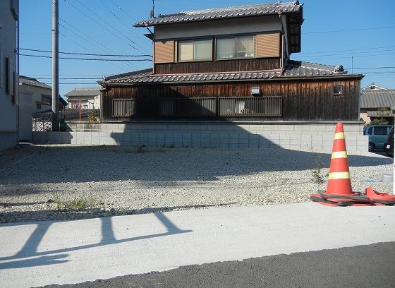 Local photos, including front road. Local (11 May 2013) Shooting