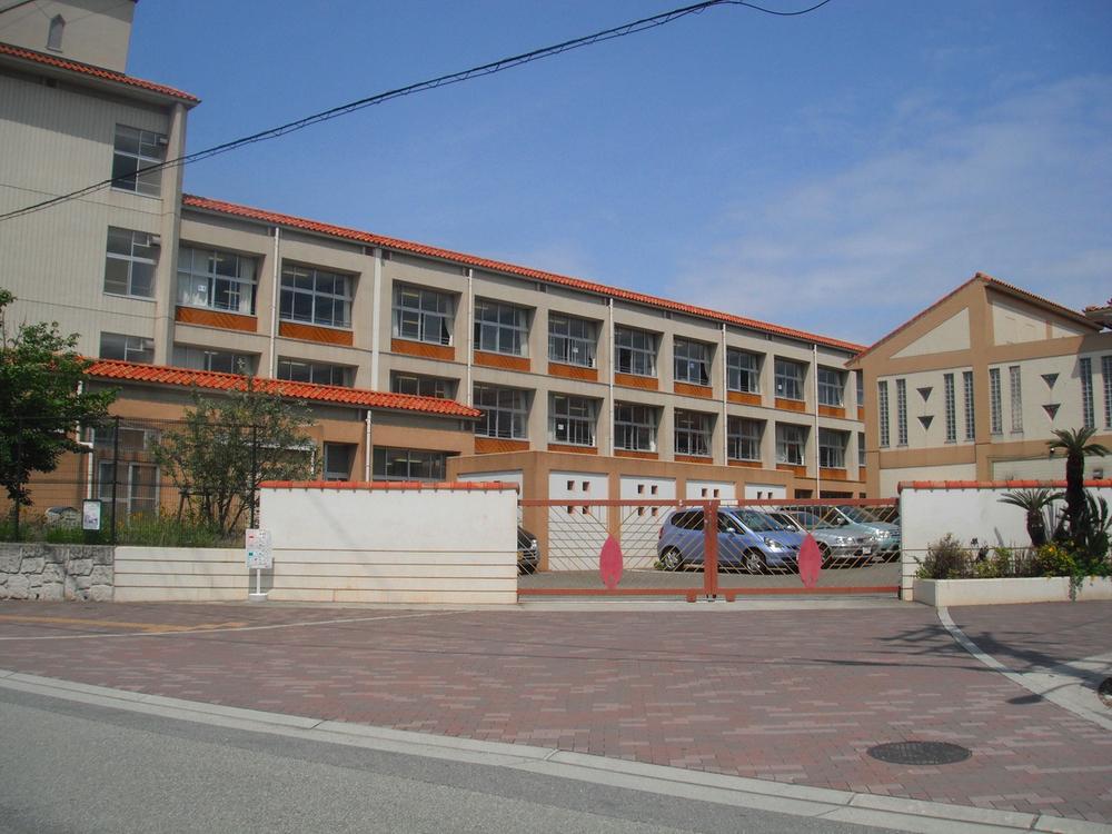 Primary school. Akashi Municipal Futami to Nishi Elementary School 794m