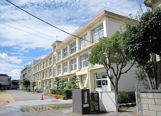 Primary school. 1084m to Akashi Tateyama hand Elementary School