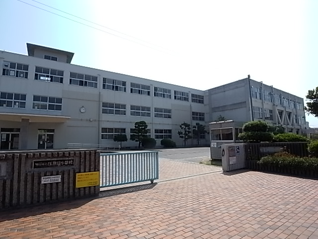 Primary school. 358m until the Akashi Municipal Eney Island elementary school (elementary school)