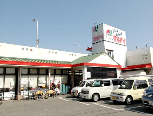 Supermarket. Maruay Chaim 280m to east Futami shop