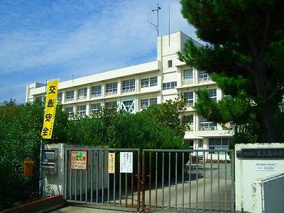 Primary school. 1228m to Akashi Municipal Takaokanishi Elementary School