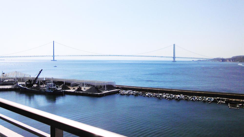 View photos from the dwelling unit. Akashi Kaikyo Bridge, It offers views of the Awaji Island!