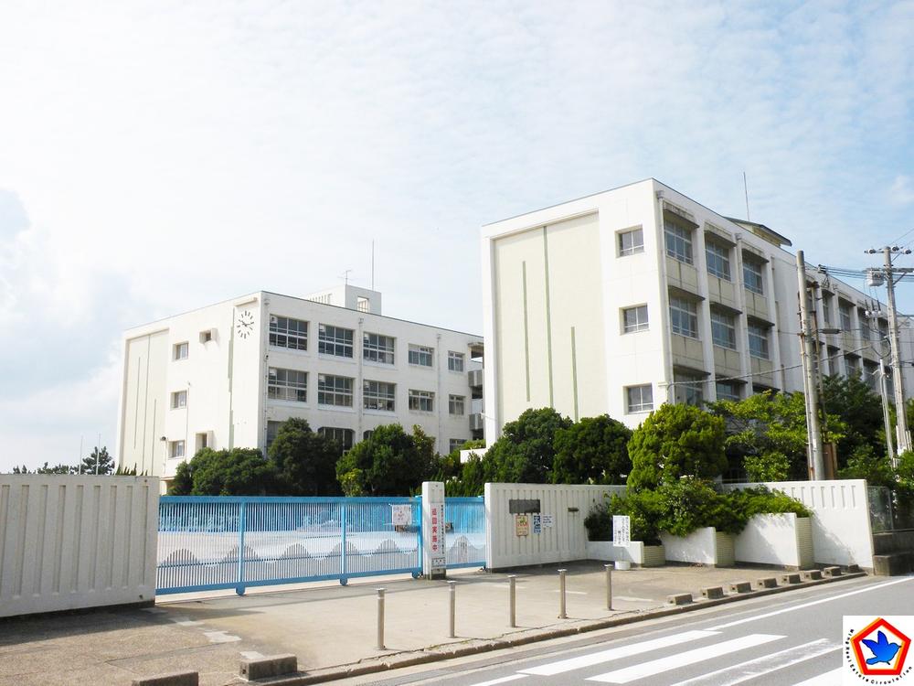 Primary school. 870m until the Akashi Municipal Nakazaki Elementary School