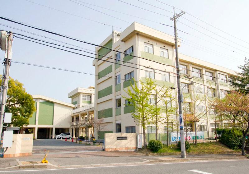 Primary school. Matsugaoka until elementary school 380m
