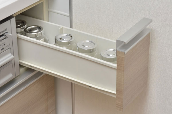 Kitchen.  [Spice rack] Clutter easy to seasoning, etc., Clean Maeru spice rack has been installed (same specifications)