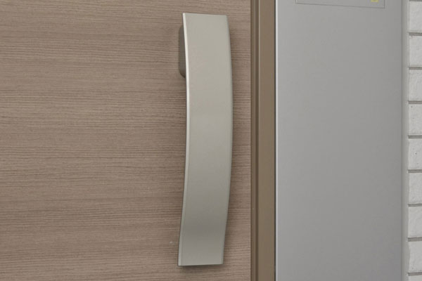 Other.  [Push-pull front door handle] You can easily open and close in towards the children and the elderly (same specifications)