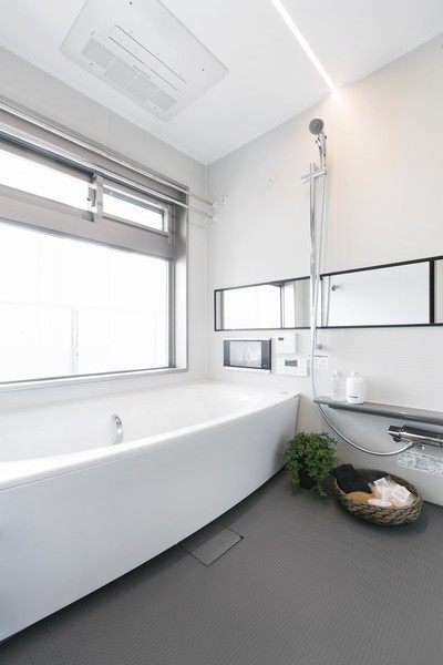 While looking at the outside of the landscape, Bathroom that can be slowly bathing. Bath time can be enjoyed, such as relaxing in the seaside resort