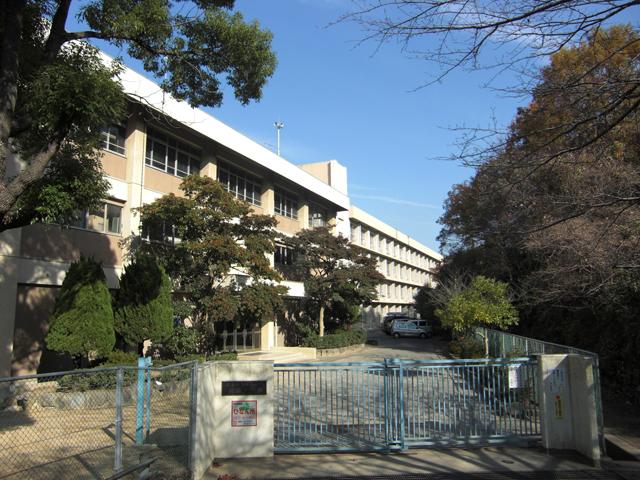 Junior high school. Akashi Municipal morning mist 350m up to junior high school