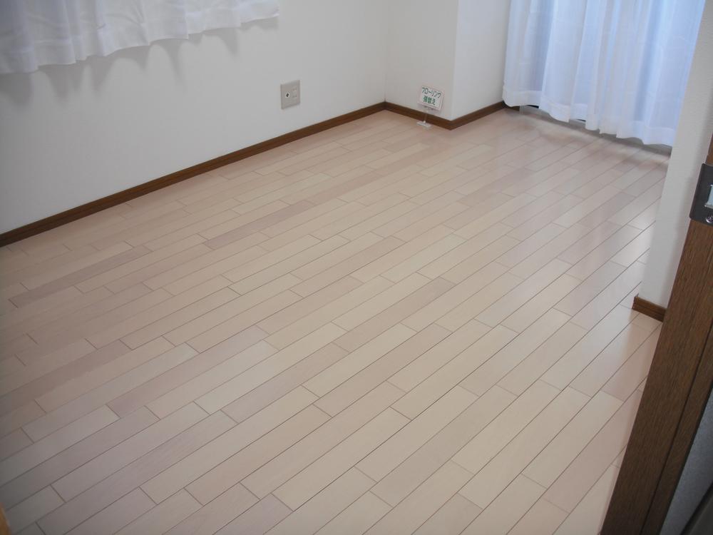Non-living room. Prestige Akashi west Akashi Uozumichoshimizu local Flooring, Cross Chokawa