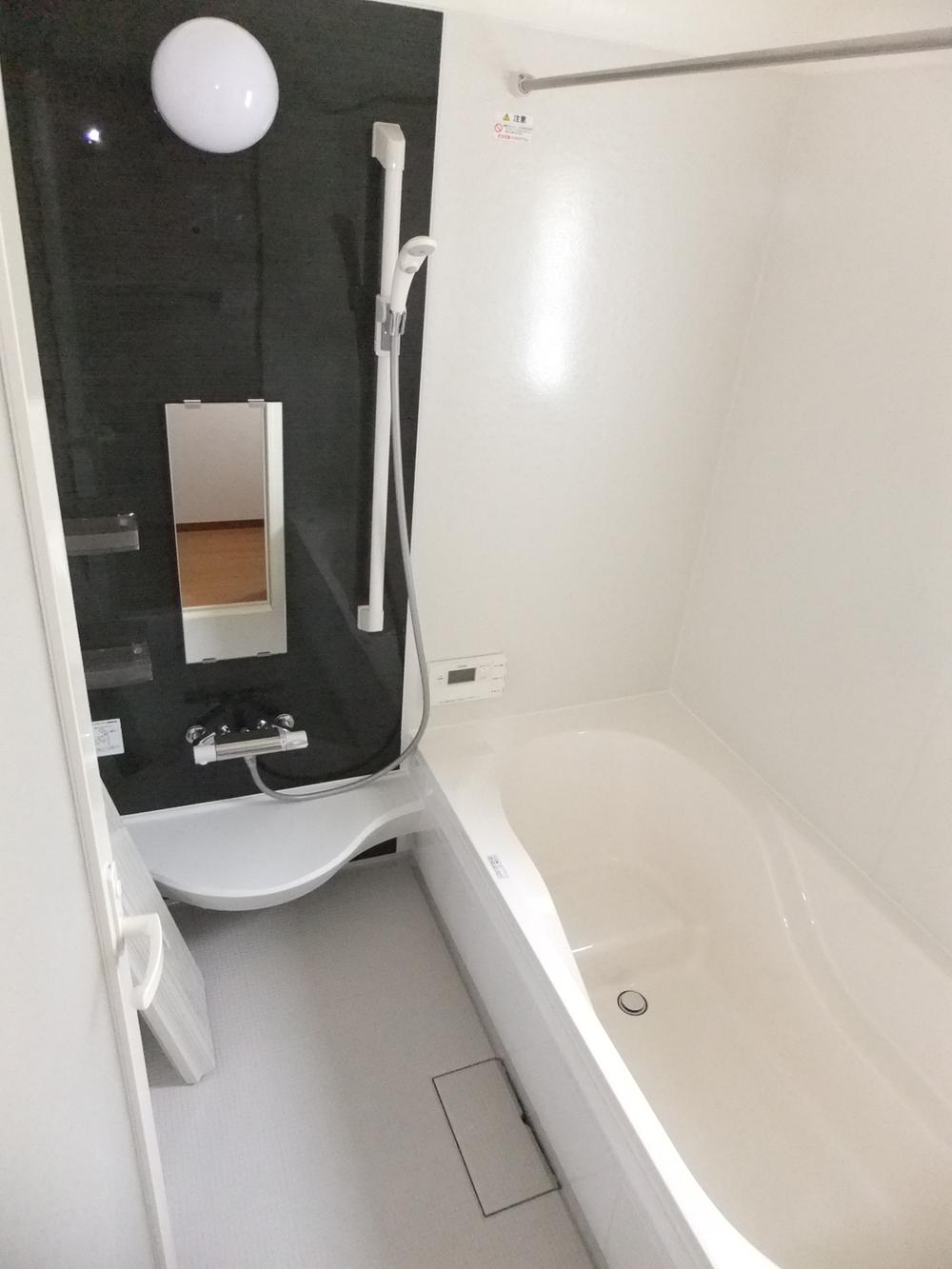 Same specifications photo (bathroom)