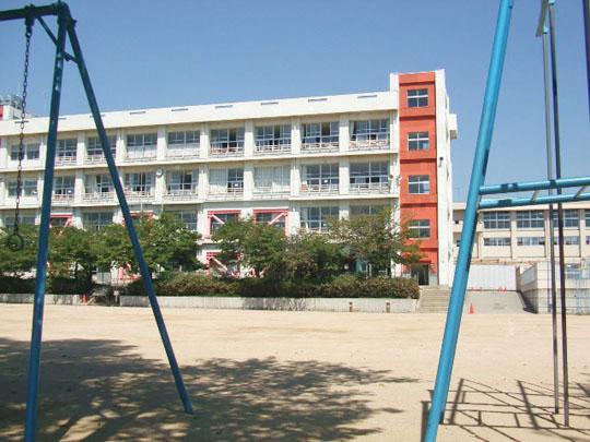 Primary school. 130m until the Akashi Municipal Nishikigaoka Elementary School