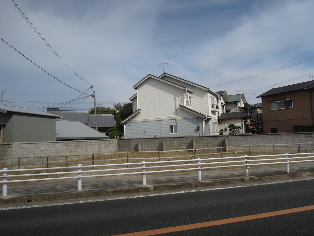 Local photos, including front road. Local (November 10, 2013) Shooting