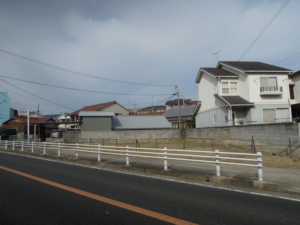 Local photos, including front road. Local (November 10, 2013) Shooting