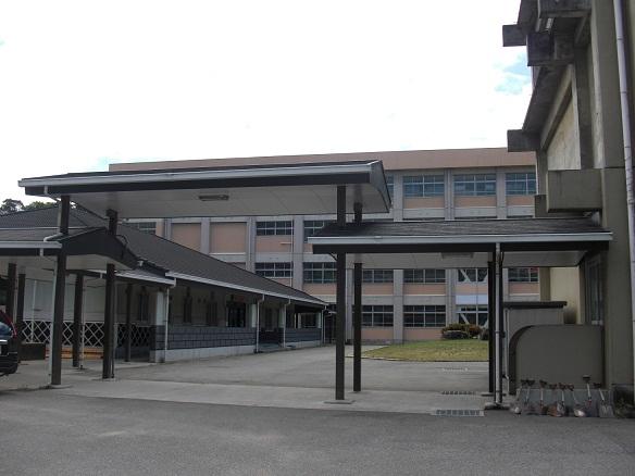Junior high school. Asagiri 640m until junior high school