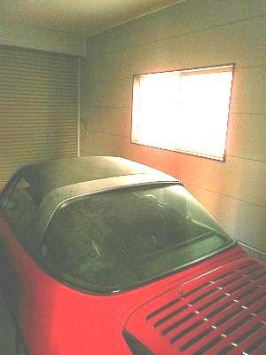 Parking lot. With electric shutters to the built-in garage, It is a variety of how to use