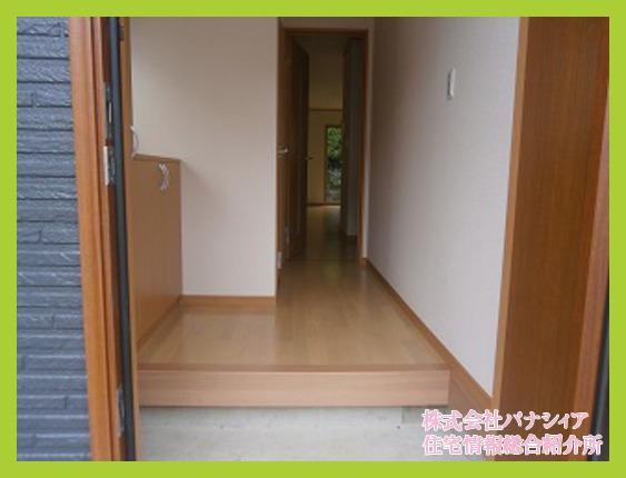 Entrance. Local (December 4, 2013) Shooting 1 Building