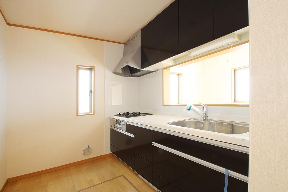 Kitchen. Local ((December 4, 2013) Shooting Building 3