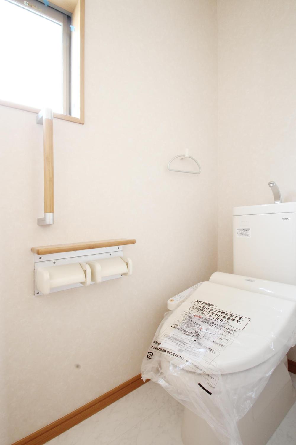 Toilet. Local (December 4, 2013) Shooting Building 3