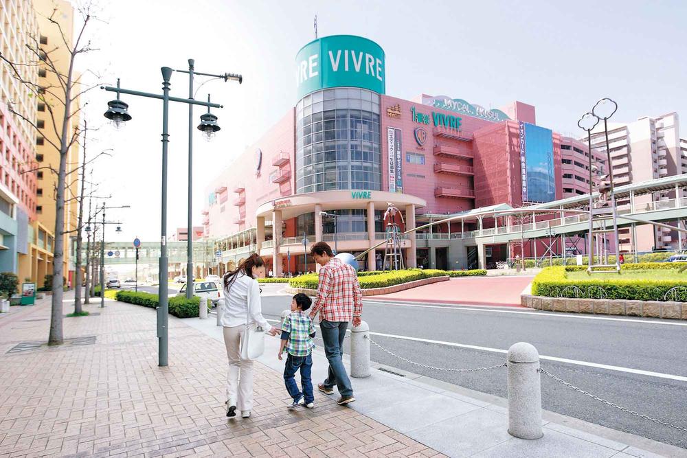 Other. A 5-minute drive Vivre and from a lot of commercial facilities such as Akashi ion shopping center to the shopping area of ​​the premier Akashi made (2.km). A movie theater and gym, You can play all day in there is a large number of eateries family. 