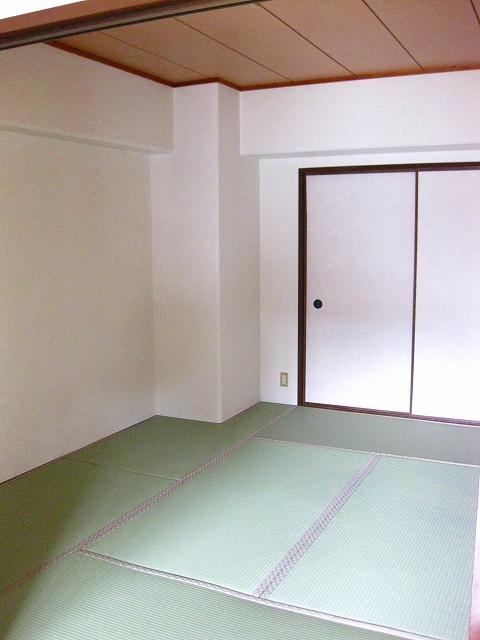 Non-living room. Japanese-style room 5.8 quires