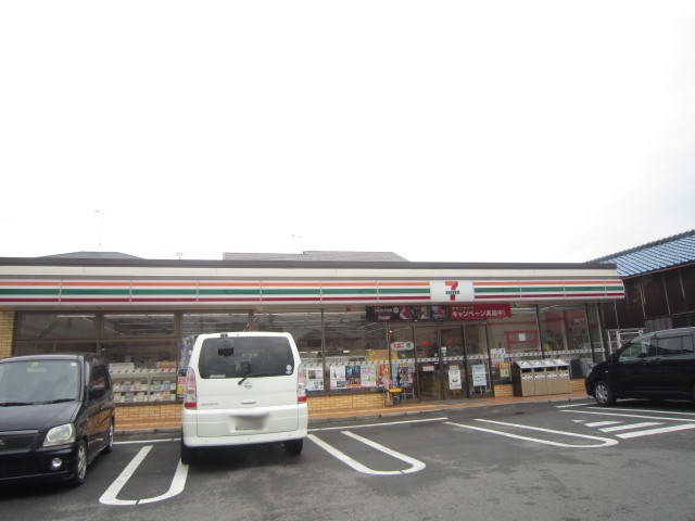 Convenience store. Eleven Akashi Eigashima Ekimae up (convenience store) 638m