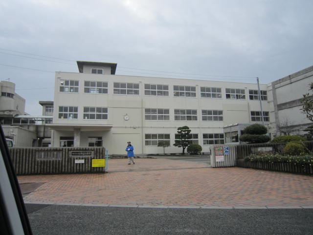 Primary school. 818m until the Akashi Municipal Eney Island elementary school (elementary school)