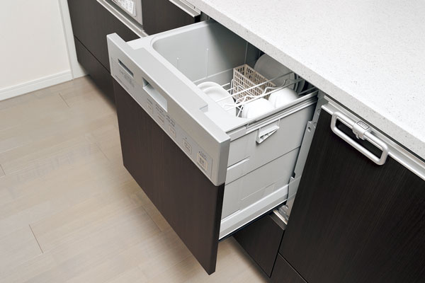 Kitchen.  [Dishwasher] It can be out the dishes in a comfortable position from the top, Slide type of dishwasher. Type that achieves low-noise and energy-saving has been adopted (same specifications)