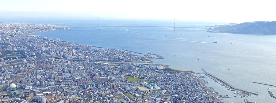 Other local. Views of the Akashi Kaikyo Bridge is from the coast, a 5-minute walk from the local, Cycling Road and fishing, Marine Sports is irresistible location is also in the sea lovers to enjoy. 