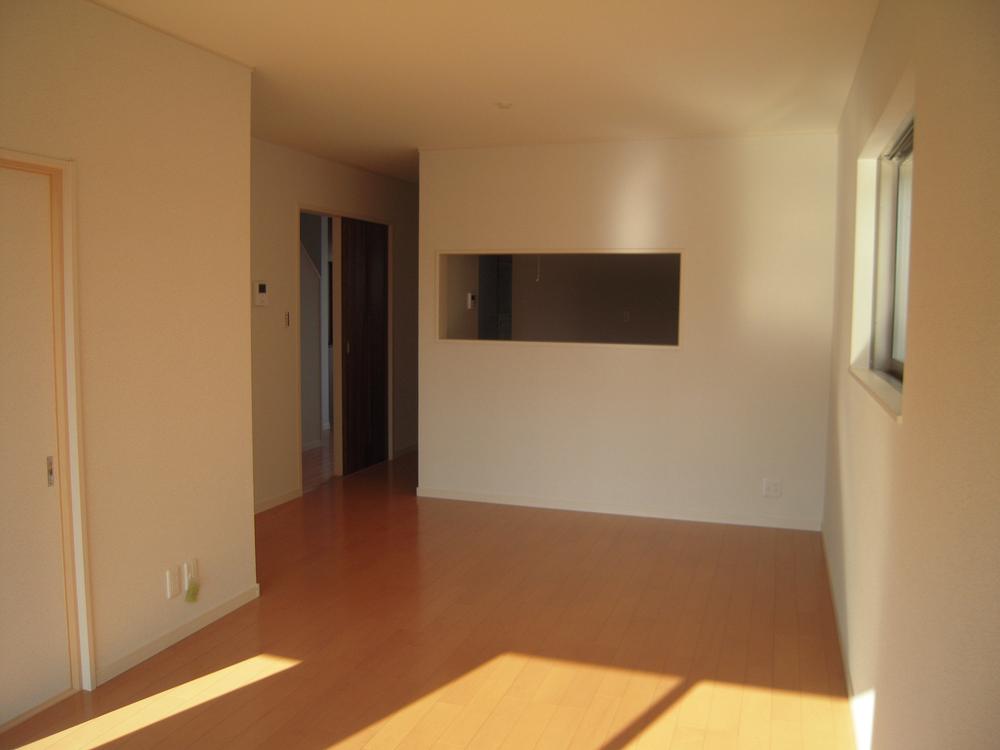 Same specifications photos (living)