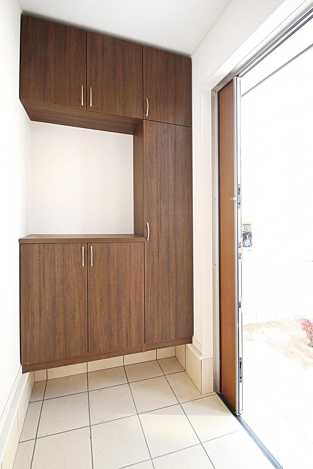 Other. Entrance storage. 