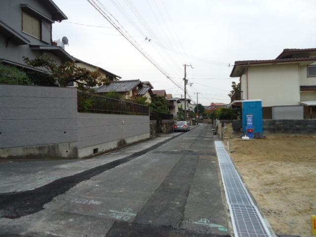 Local photos, including front road. Local (November 2, 2013) Shooting