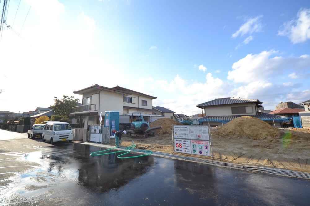 Local photos, including front road. Local (December 9, 2013) Shooting