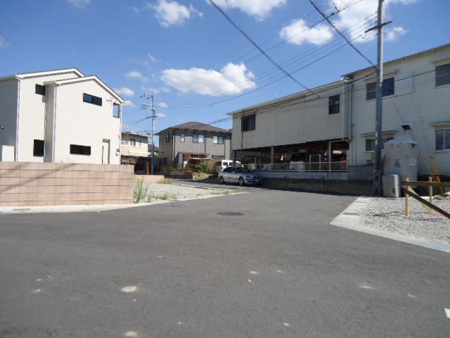 Local photos, including front road. Local (September 27, 2013) Shooting