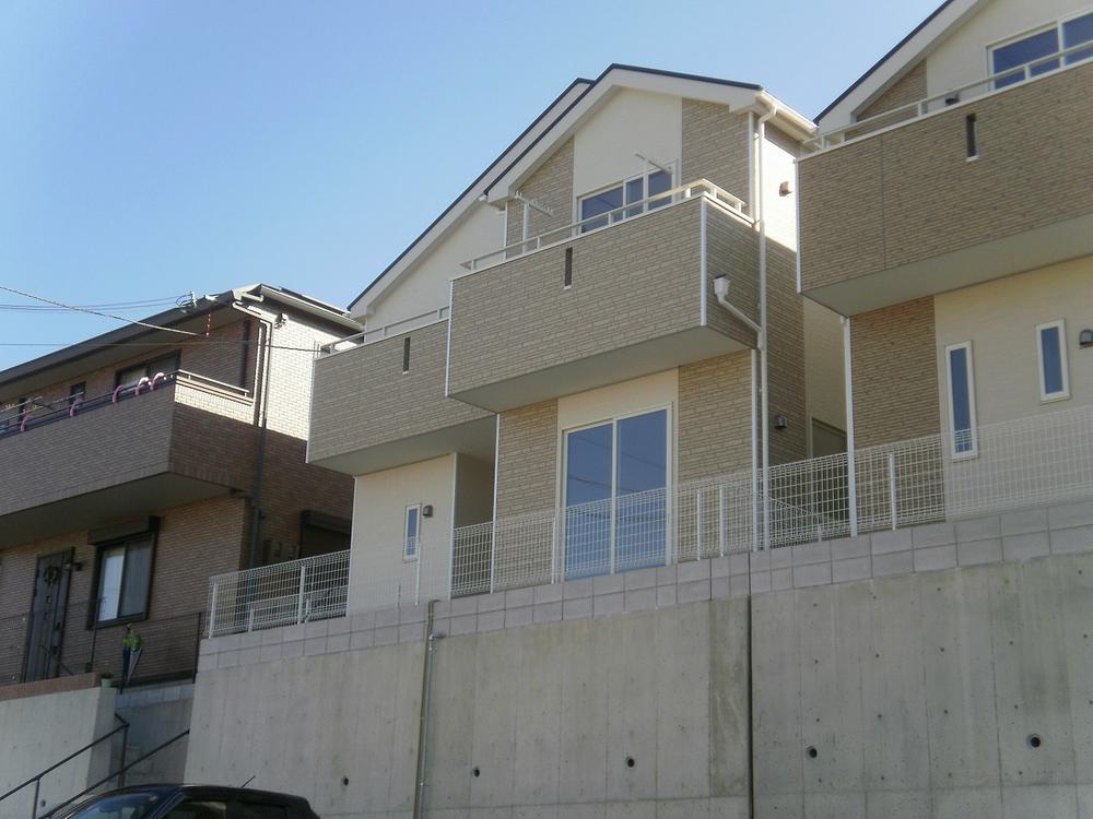 Local appearance photo. Local (12 May 2013) Shooting