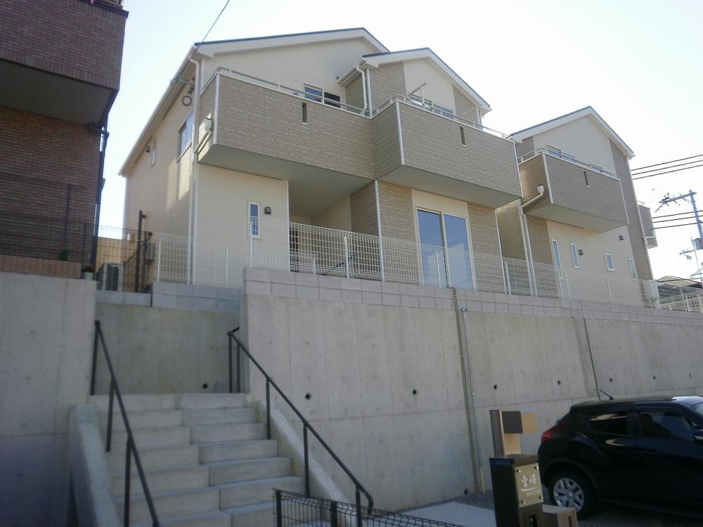 Local appearance photo. Local (12 May 2013) Shooting