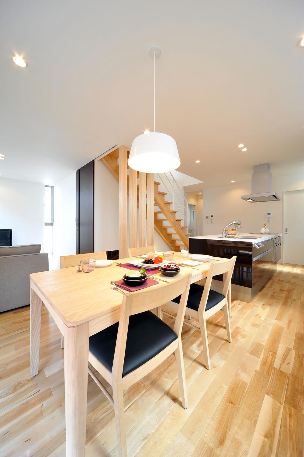 Model house photo.  ■ dining ・ Popularity of flat face-to-face kitchen dining kitchen that follows from the kitchen living room, which was filled with a feeling of opening the family gather. And it is widely full of airy space that led to the wood deck. 