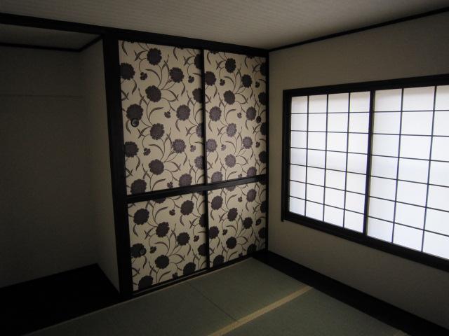 Non-living room. Retro Japanese-style is very calm