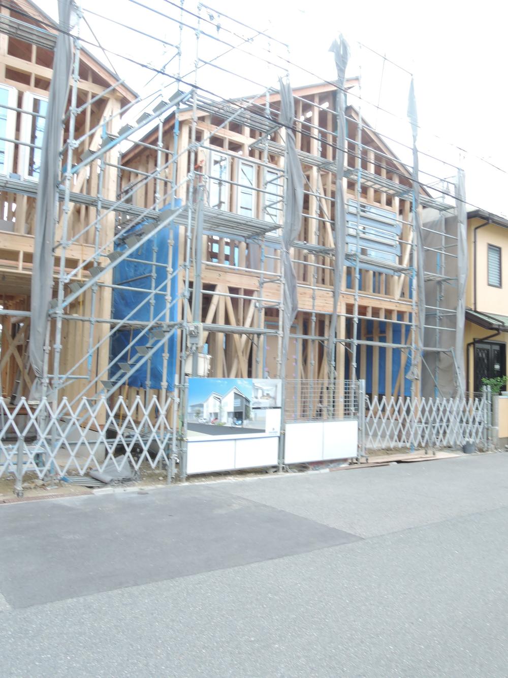 Local photos, including front road. Local (10 May 2013) Shooting