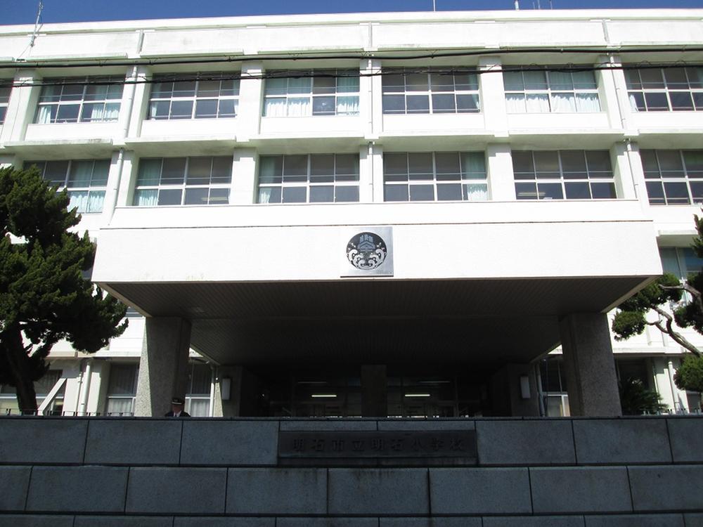 Primary school. 1518m to Akashi Municipal Akashi Elementary School