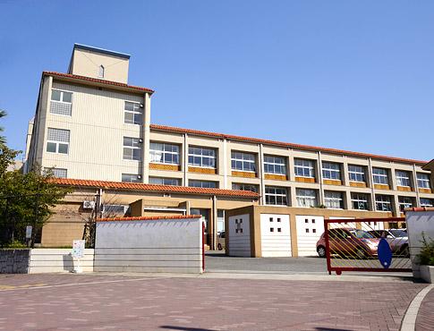 Primary school. Municipal Futami until Nishi Elementary School 1100m