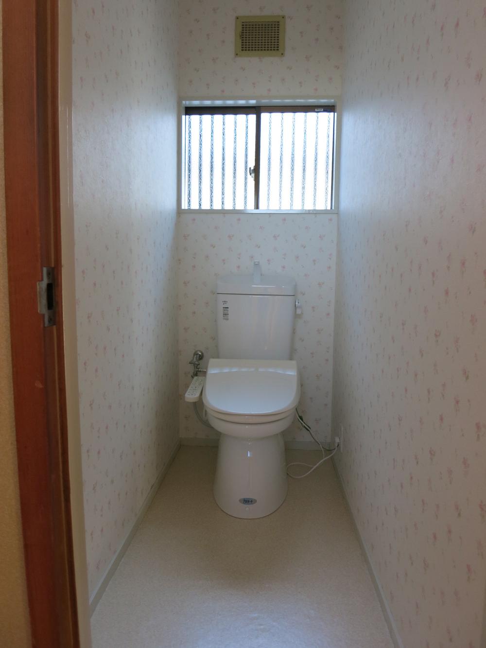Toilet. Local (12 May 2013) Shooting