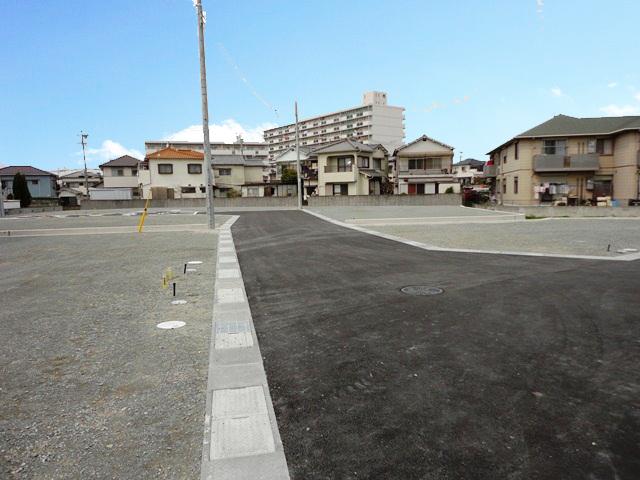 Local land photo. NishikiUra up to elementary school 4-minute walk (about 300m)
