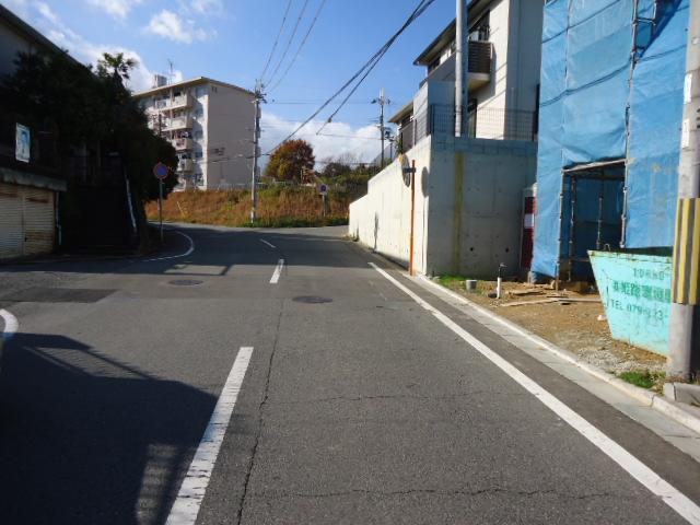 Local photos, including front road. Local (December 12, 2013) Shooting