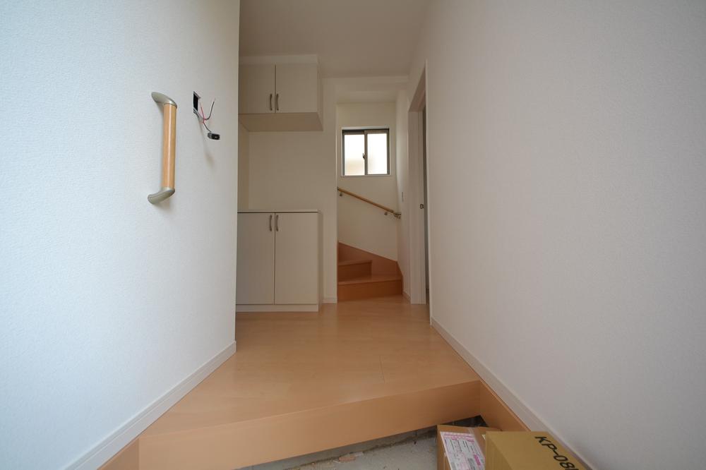 Entrance. Local (October 4, 2013) Shooting