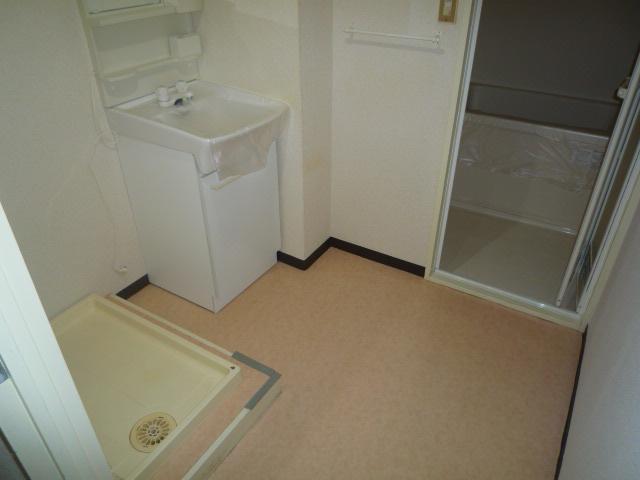 Other room space. bathroom