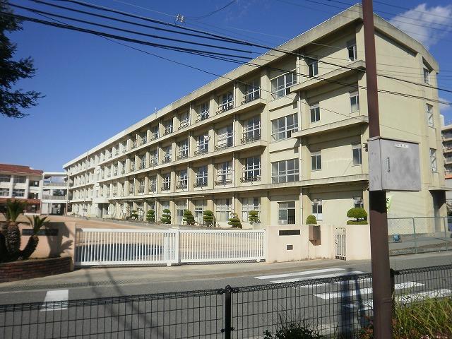 Primary school. 1174m to Akashi Municipal NishikiUra Elementary School