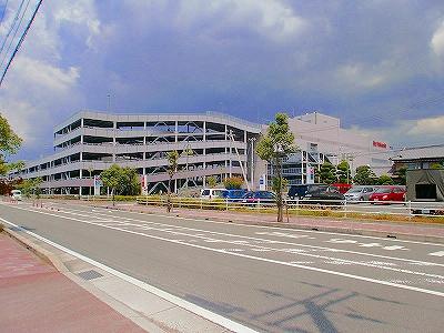 Shopping centre. Ito-Yokado to 200m